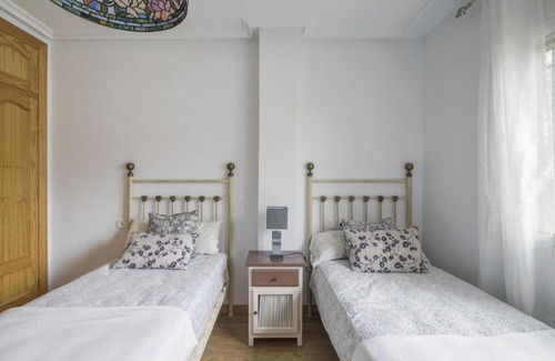 Playa Honda House | Welcoming Holiday Home in Cartagena with Garden