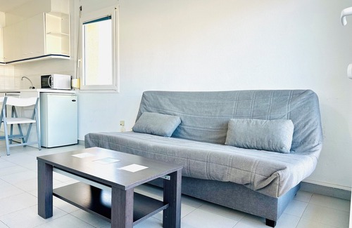 Roses Town Center Apartment | Well it located in front of the fishing port of Roses, very sunny and with fantastic views
