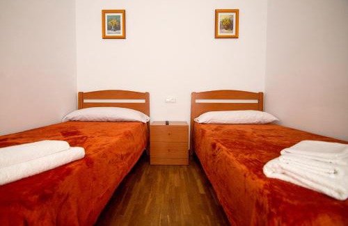 Arriondas Hostel | Yani's Hospedaje Pension 1 estrella