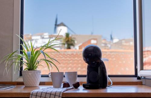 Campo de Criptana Apartment | Ático céntrico con vistas a Los Molinos