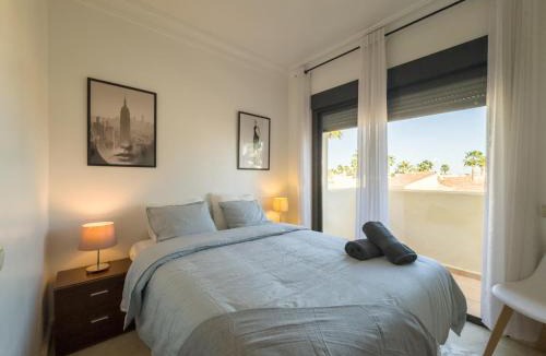 Roda Apartment | Ático de 2 dormitorios con terraza y piscina en Roda Golf - Almyra