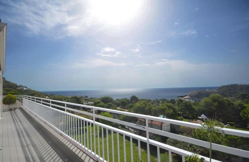 Aiguablava Apartment | Ático Reformado con Doble Terraza en Residencial