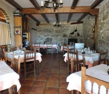 San Martin de Castaneda House | 100 m² House ∙ 3 bedrooms ∙ 8 guests