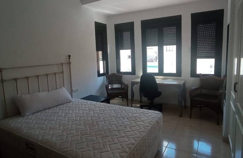 Perchel Norte Resort | 100 m² Private room ∙ 1 bedroom ∙ 1 guest
