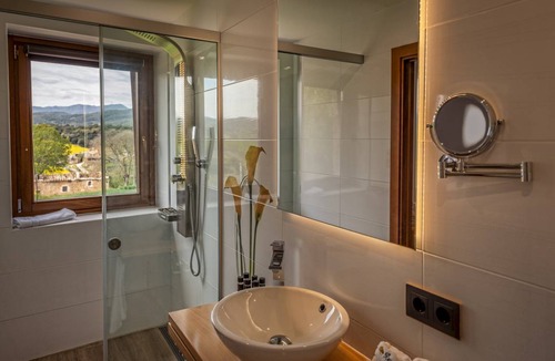 Cornella del Terri Villa | 1000 m² Villa ∙ 8 bedrooms ∙ 20 guests