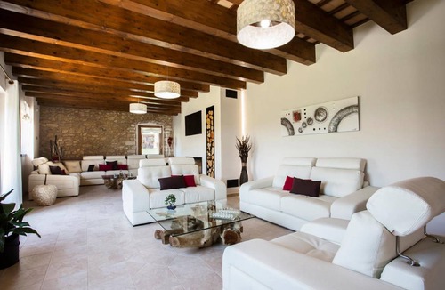 Cornella del Terri Villa | 1000 m² Villa ∙ 8 bedrooms ∙ 23 guests