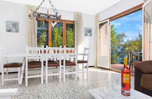 Calella de Palafrugell Villa | 101 m² Villa ∙ 3 bedrooms ∙ 6 guests