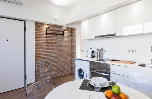 El Poble-sec Apartment | 110 m² Apartment ∙ 6 bedrooms ∙ 9 guests