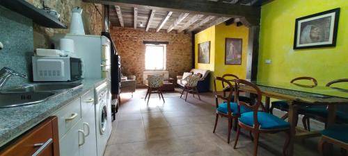 Medina De Pomar House | 12 m² House ∙ 4 bedrooms ∙ 12 guests