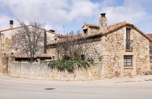 Almajano House | 120 m² House ∙ 3 bedrooms ∙ 7 guests
