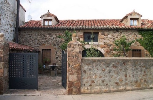 Almajano House | 120 m² House ∙ 3 bedrooms ∙ 7 guests