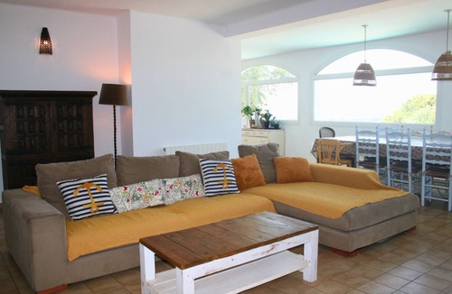 Pals House | 120 m² House ∙ 3 bedrooms ∙ 6 guests