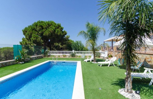 Cruilles Villa | 130 m² Villa ∙ 4 bedrooms ∙ 10 guests