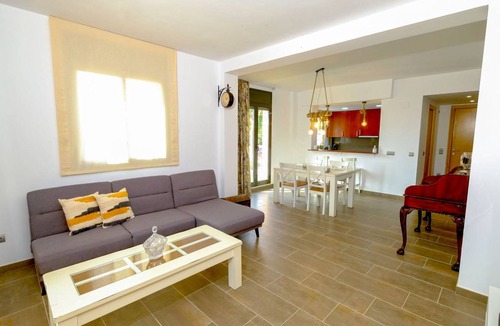 Bonmont Terres Noves Apartment | 131 m² Apartment ∙ 1 bedroom ∙ 4 guests