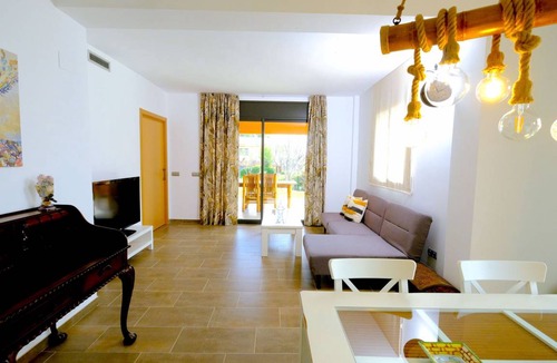 Bonmont Terres Noves Apartment | 131 m² Apartment ∙ 1 bedroom ∙ 4 guests