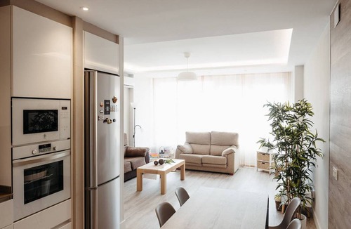 Logrono City Centre Apartment | 140 m² Apartment ∙ 4 bedrooms ∙ 10 guests