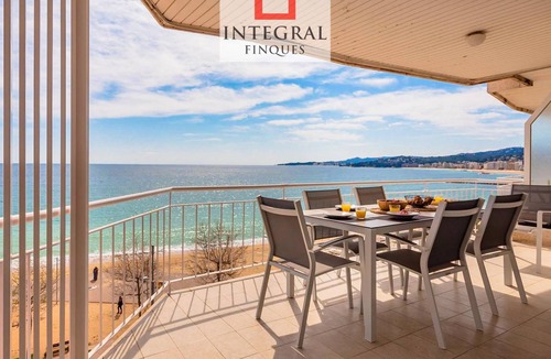 Palamos Apartment | 148 m² Apartment ∙ 4 bedrooms ∙ 8 guests