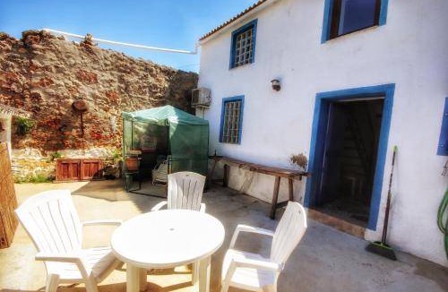 Alcala la Real House | 15 m² House ∙ 3 bedrooms ∙ 8 guests