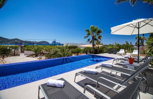 Cala Comte Villa | 180 m² Villa ∙ 4 bedrooms ∙ 8 guests