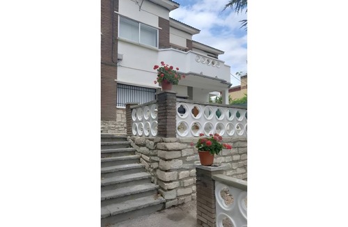 Castejon de Valdejasa Ski Chalet | 180 m² Chalet ∙ 4 bedrooms ∙ 7 guests