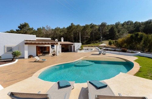Santa Gertrudis House | 180 m² House ∙ 2 bedrooms ∙ 4 guests