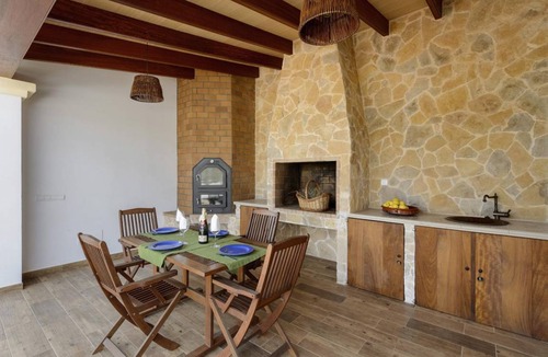 Santa Gertrudis House | 180 m² House ∙ 2 bedrooms ∙ 4 guests