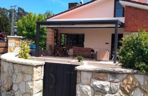 Lloreda House | 180 m² House ∙ 4 bedrooms ∙ 7 guests