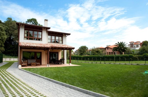 Poo House | 180 m² House ∙ 5 bedrooms ∙ 12 guests