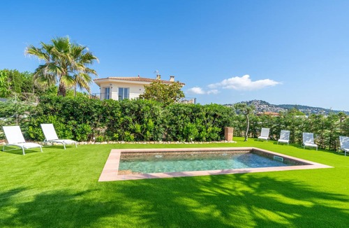 Santa Susanna Apartment | 185 m² Apartment ∙ 4 bedrooms ∙ 10 guests