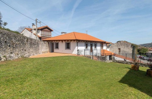 Parres Municipality House | 185 m² House ∙ 3 bedrooms ∙ 8 guests