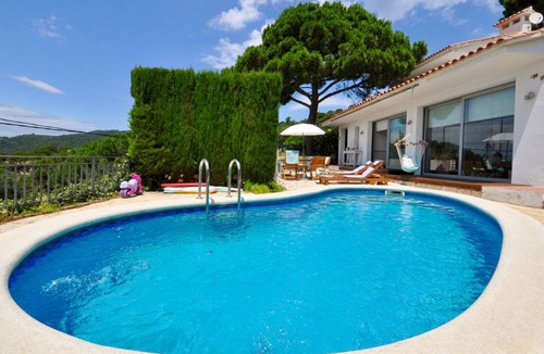 Lloret de Mar House | 190 m² House ∙ 5 bedrooms ∙ 8 guests