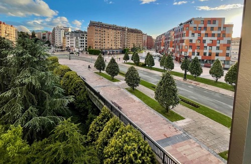 Las Campas y San Claudio Apartment | 2 bedroom apartment. and free parking in La Losa