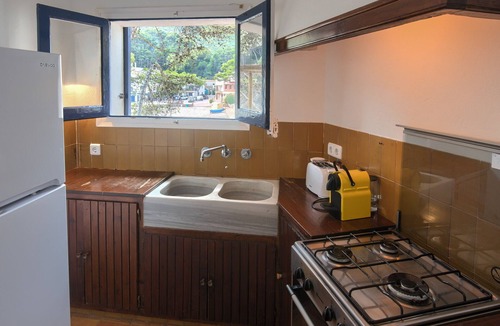 Sa Tuna Apartment | 2 bedroom apartment in first sea line in Sa Tuna, Begur (H01)