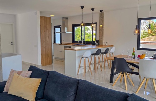 Tabaiba Apartment | 2 Bedroom Villa, Private Pool Garage Wi-Fi