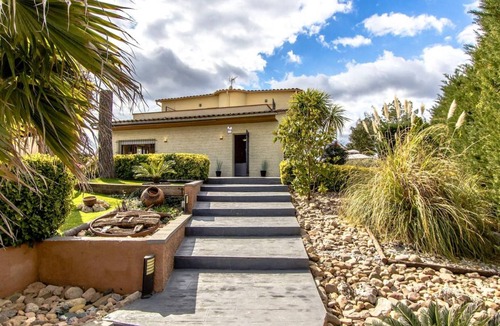 Santa Coloma de Farners Villa | 200 m² Villa ∙ 5 bedrooms ∙ 10 guests