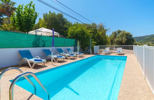 Establiments Other | 200 m² Accommodation ∙ 5 bedrooms ∙ 8 guests