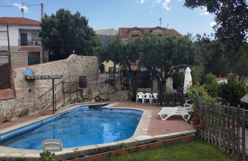 Navaluenga House | 200 m² House ∙ 1 bedroom ∙ 16 guests