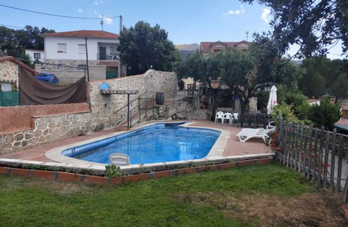 Navaluenga House | 200 m² House ∙ 1 bedroom ∙ 16 guests