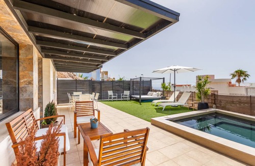 Tabaiba House | 200 m² House ∙ 3 bedrooms ∙ 6 guests