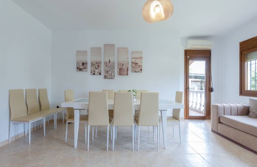 Guadalmar House | 200 m² House ∙ 4 bedrooms ∙ 10 guests