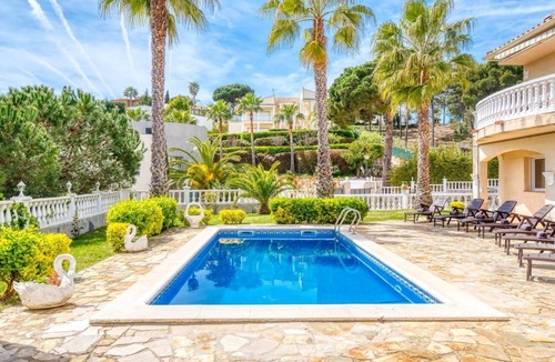 Lloret de Mar Villa | 200 m² Villa ∙ 6 bedrooms ∙ 14 guests