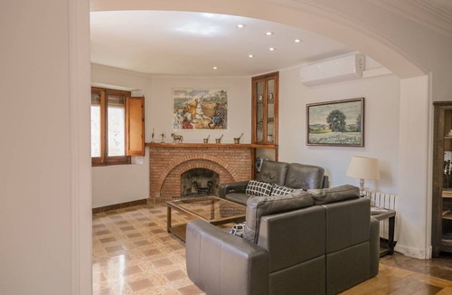 Besalu House | 208 m² House ∙ 5 bedrooms ∙ 10 guests