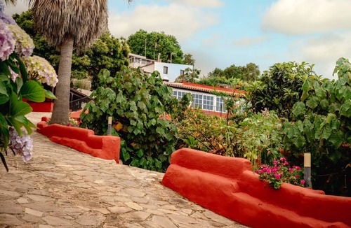 Santa Barbara House | 210 m² House ∙ 3 bedrooms ∙ 5 guests