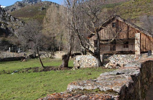 Cremenes Bed & Breakfast | 22 m² Bed and breakfast ∙ 3 guests