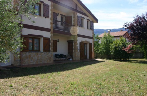 Villasana de Mena House | 220 m² House ∙ 4 bedrooms ∙ 8 guests