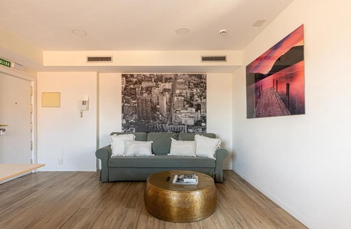 San Isidro Apartment | 23 DOWN TOWN IN METRO IN 5 Station straigh WIFI AC