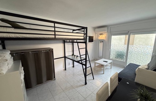 Roses Town Center Apartment | 23 m² Studio flat ∙ 1 bedroom ∙ 4 guests