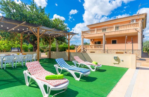 Es Garrovers Villa | 240 m² Villa ∙ 4 bedrooms ∙ 8 guests