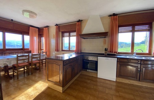 Arriondas Apartment | 250 m² Apartment ∙ 4 bedrooms ∙ 9 guests