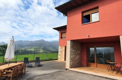 Parres House | 250 m² House ∙ 4 bedrooms ∙ 8 guests